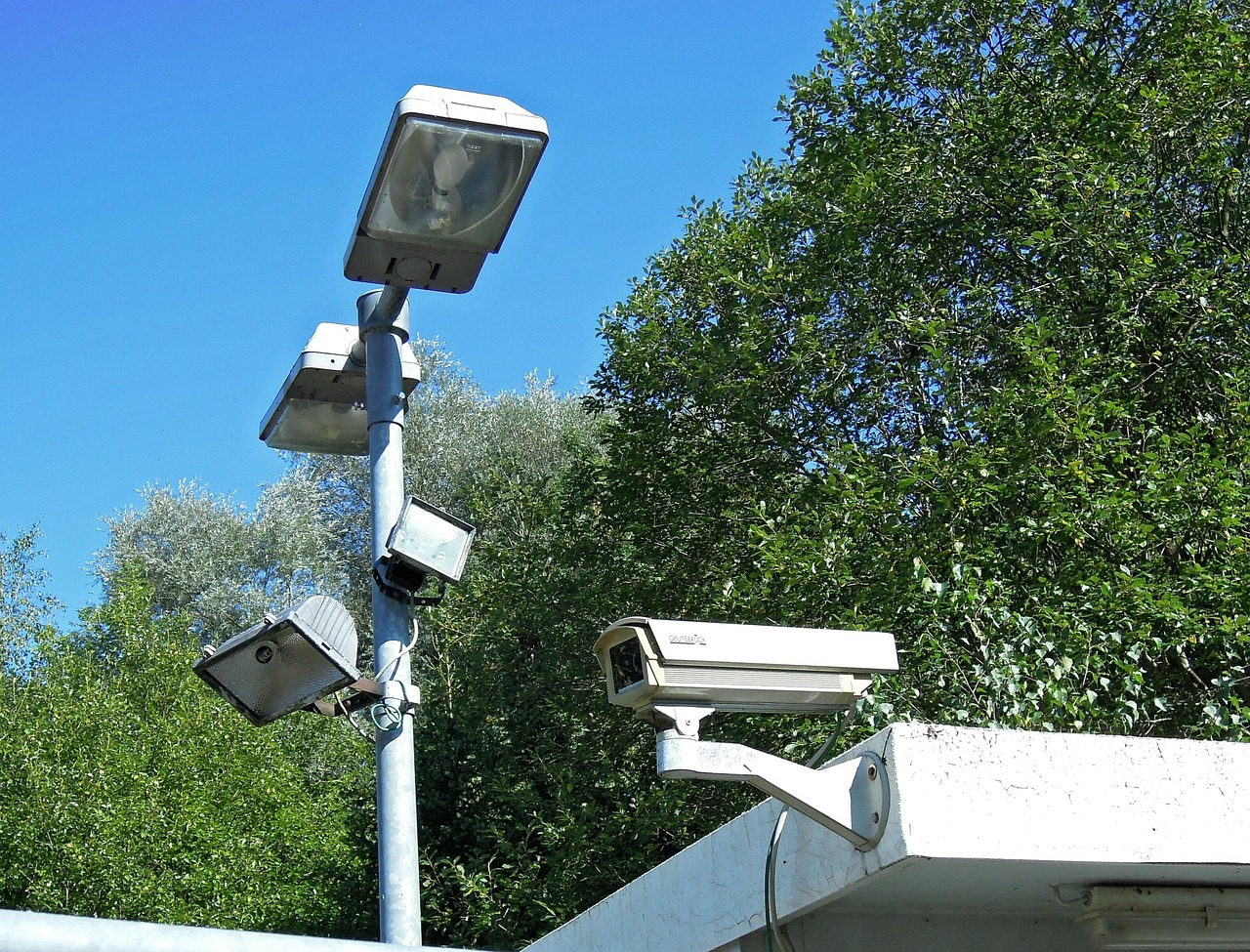 When the Watcher Becomes the Watched: Swann Camera Flaws Expose Live Feeds