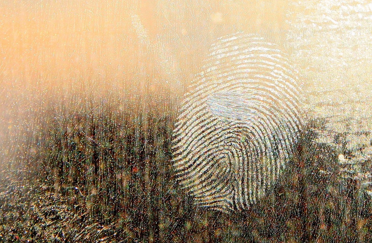 Oxygen Forensics Exposure Reveals Deep Supply Chain Compromise in Law Enforcement Tools