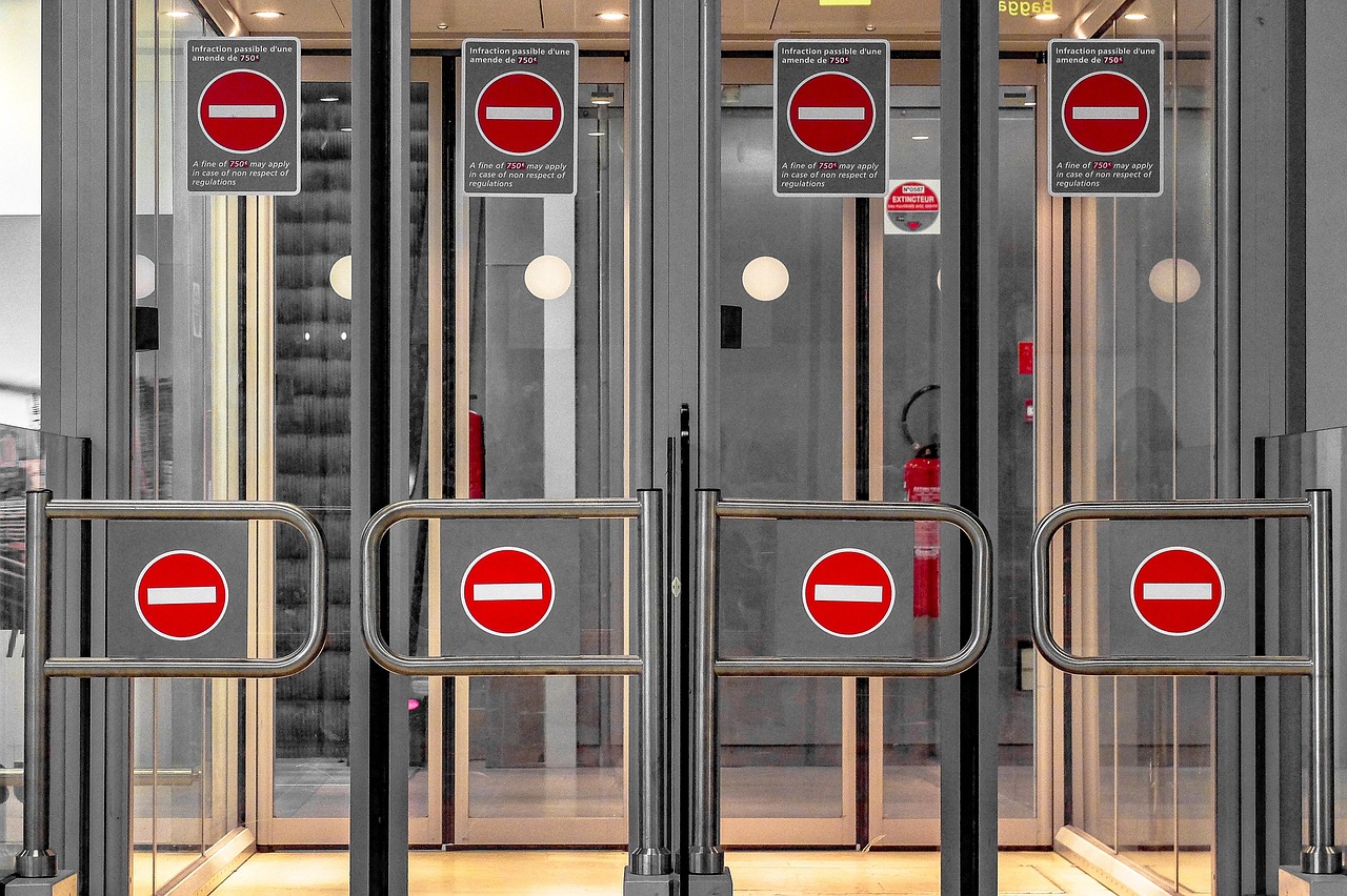 Chrome Store 'Poper Blocker' Spyware: Why App Store Trust Models Keep Failing Users