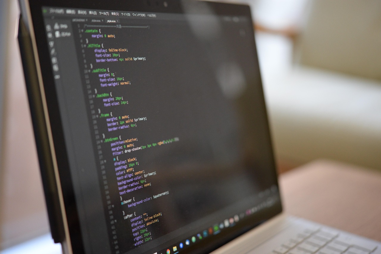 800 Malicious npm Packages Deploy Cross-Platform RAT & Infostealer in AI-Assisted Typosquatting Campaign