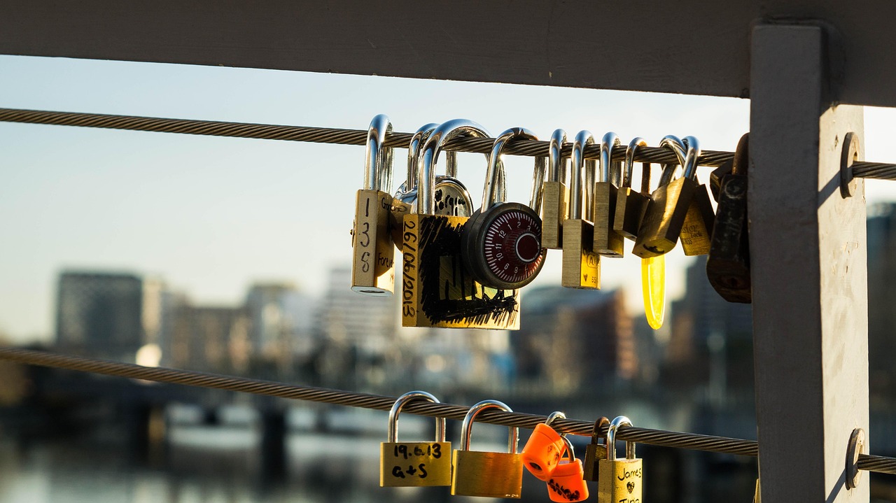 CVE-2026-65400 (CVSS 9.8): macOS Screen Sharing Exploit Drops Monero Miners in Active Campaign